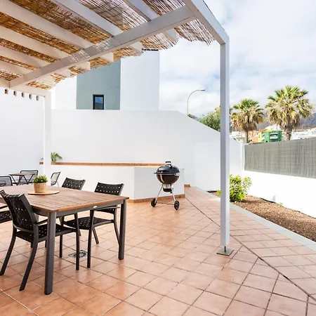 Villa De 4 Dormitorios, Con Vista Mar - Casa Maravilla