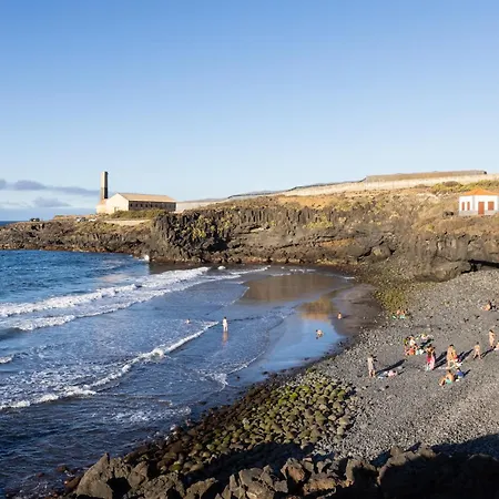 De 4 Dormitorios, Con Vista Mar - Casa Maravilla